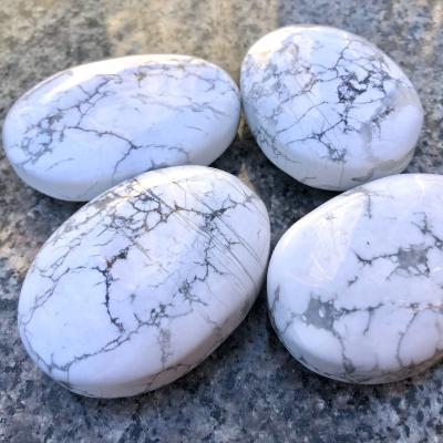 China Wholesale Natural China Gemstone Crystals Healing Palm Stone Howlite Palms For Home Decoration for sale