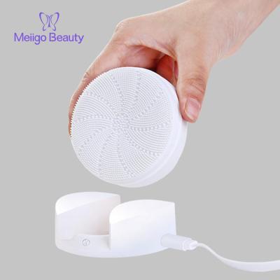 China Beauty Face Silicone Electric Sonic Facial Detergent Facial Brush DEEP CLEANSING Cleansing Device for sale