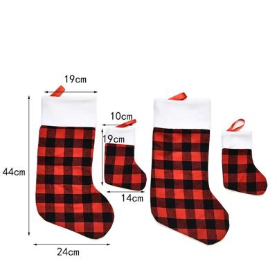 China Large Custom Eco-Friendly Plaid Hanging Christmas Tree Ornament Santa Sacks Decorations Home Felt Christmas Candy Gift Bag for sale