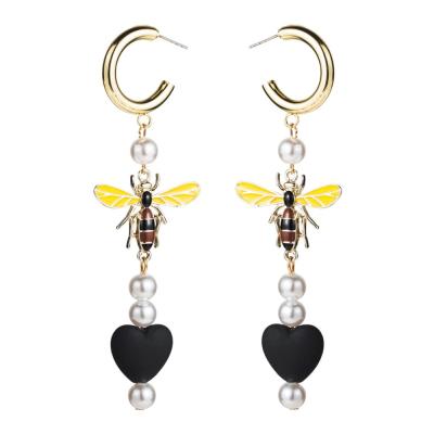 China Creative Copy BOHEMIA Copy Pearl Resin Alloy Heart Oil Drip Bee Trendy Dangle Earrings For Women for sale