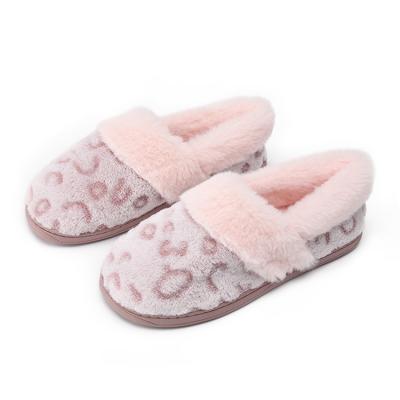 China Fashion Trend OEM Logo Outdoor Fuzzy Fur Embossed Leopard Flannel Custom Slippers for Women and Ladies Furry Female Slippers for Women for sale