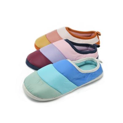 China Winter Indoor Slippers Fashion Trend Woman Cute Home Mixed Color Quilt Down Material Warm Slippers Slips Down Women Slippers for sale