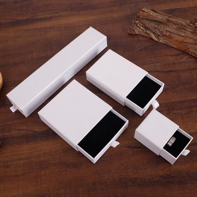 China Recycled Materials In Stock White Necklace Ring Box Jewelry Packaging Box Jewelry Drawer Box Manufacturers Bracelet for sale