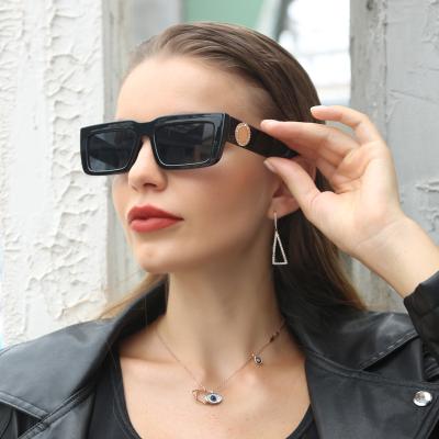 China New fashion uv400 sunglasses YTSLM8127 2021 fashion retro ladies women's square sunglasses for sale