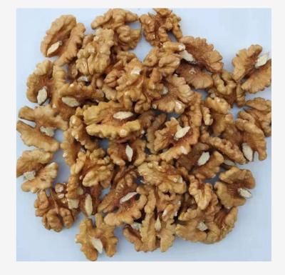 China Dry 185 extra light halves walnut kernel xin jiang china exporter prices for sale