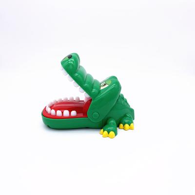 China Nontoxic BSCI High Quality Crocodile Biting Finger Toys Custom Plastic Bite Finger Game Trick Toys From China Fidget toy for sale