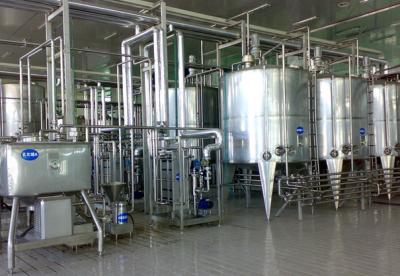 China SUS304/316 op maat gemaakte 500-5000L/H plantaardige melkverwerkingslijn complete soja/mondmelk productielijn melkmachine met PLC Te koop