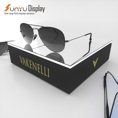 China Show eyewear shop black and white acrylic eyewear display or square shape sunglasses eyewear display for sale