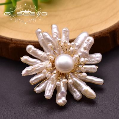 China Brass Natural Baroque Pearls Flower Brooches For Women Party Lovers Gifts Original Design Jewelry for sale