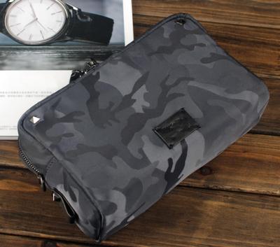 China Comfortable Outdoor Camouflage Nylon Dinner Bag Clutch Bag for sale