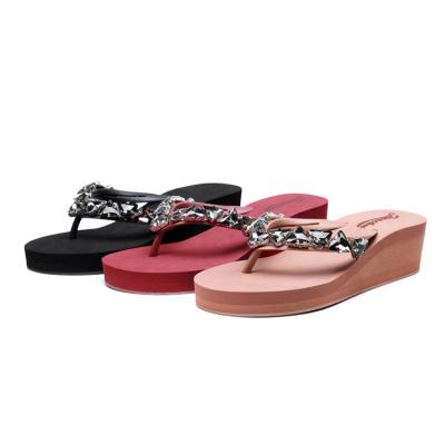 China Fashion Trend Hot Sale Summer Women Beach Wedding Soft Comfortable Chain Flip Flop Slipper Rhinestone Ornament for sale