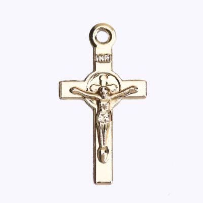 China Environmental Protection Color Plating Necklaces Jewelry Charm Jesus Cross Necklace Pendant for sale