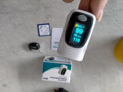 China CE FDA 2*1.5V 250bpm 130mA Pulse Heart Rate Oximeter for sale