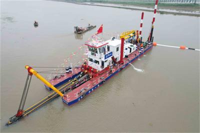 China 900 Cbm/H Dredger hidráulico de sucção de corte de 26 polegadas para dragagem de areia ou dragagem de lama à venda