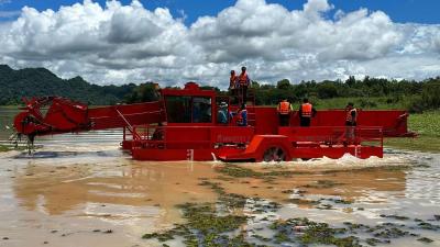 China Recolhedora de plantas aquáticas a diesel para melhoria da eficiência da colheita de enteromorfa à venda