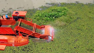 China 18 CBM/20 tons Aquatic Plant Cutting Boat/Harvester water hyacinth, duckweed cutting and collection for sale