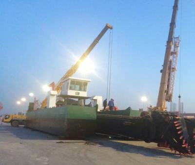 China 8 inch to 26 inch Hydraulic Cutter Suction Dredging Vessel with Spud Carriage and Centrifugal Sludge Pump for Dredging for sale