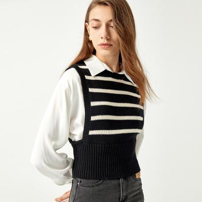 China Breathable The 2022 Classic Vest Sweater Black And White Striped Waistline Silhouette Shoulder Button French Joker Sweater for sale