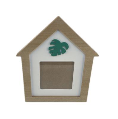 China Wooden Green Leaf House Cartoon Photo Frame for sale