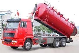 China Red Diesel Sewage Suction Truck 6 Cubic Meters with 5m Suction Depth , EURO II for sale