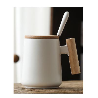 China Sustainable Wood Handle Ceramic Coffee Mug Morden Style for sale