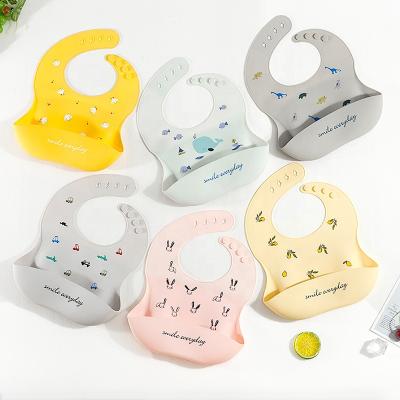 China High Quality Waterproof Soft Silicone Printing Cute Boy Girl Bibs Washable Burp Cloths Baby Bib Baby Feeding Cartoon for sale