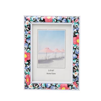 China Eco-friendly Printing Colored Funny Plastic Photo Wall Border Home Decoration Photo Frame Combination Plastic Decorative Picture Frame Wall for sale