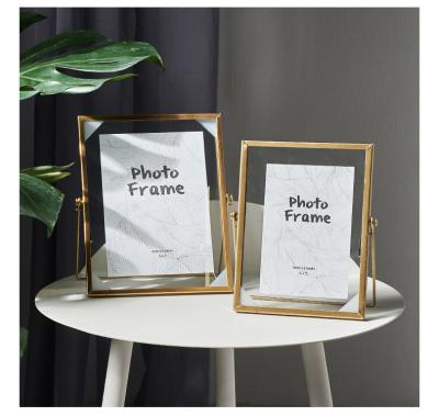 China Nordic Simplicity Metal Photo View Set 6 Inch 7 Inch Factory Signature Glass Photo Specimen Wall Creative View for sale