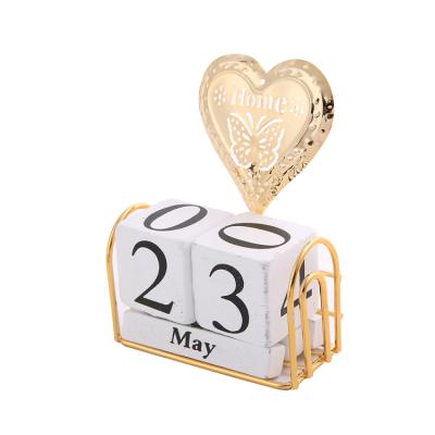 China Table Calendar Shape Opens Desk Calendar Home Decoration Accessories Heart Shape Decoration Gold Iron Table Calendar Desk Block Calendar for sale