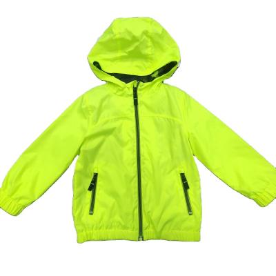 China Chaqueta funcionada con respirable del nuevo del diseño de los niños de los muchachos de la chaqueta de la capa encapuchada verano sólido verde fluorescente ligero de la primavera en venta