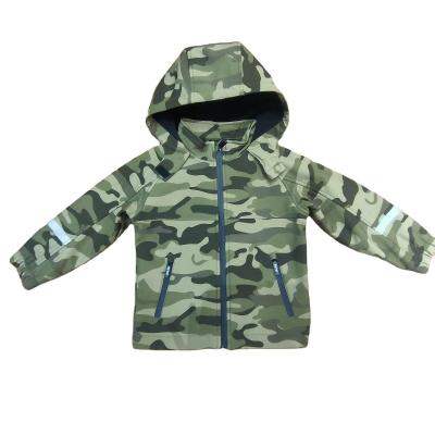 China Custom boys soft shell jacket camoufalge pattern hooded Spring Autun coat bonded with fleece jacket for children for sale