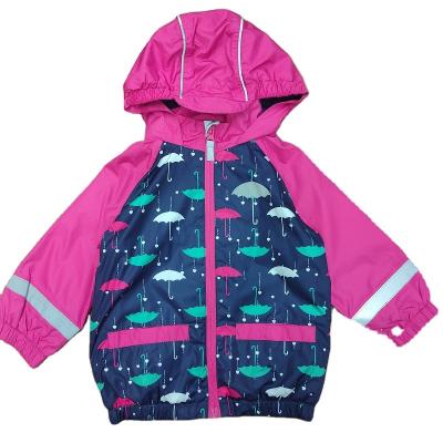 China Las muchachas saltan niño largo de la chaqueta de la lluvia de la manga que los niños imprimieron la prendas de vestir exteriores casual impermeable encapuchada en venta