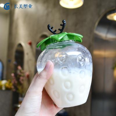 China Environmentally Friendly Household Products Strawberry Customized Bottle Personalized Transparent Plastic Takeout Bottle Milk Tea Bottle for sale