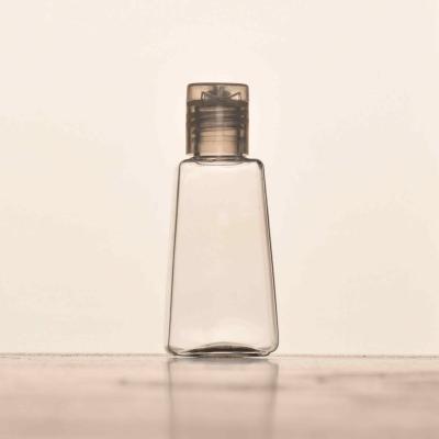 Китай Cute Hand Sanitizer Bottle Head Sanitizer Household Products Precision Technology Travel Chain Bottle продается