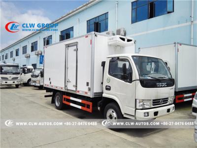 China Dongfeng model 5tons Kleine zeevruchten gekoelde transportlevering en koeler vriezer koelkast bestelwagen Te koop