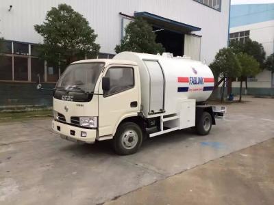 China 2.5MT Dongfeng Camión Dispensador glp propano cilindro relleno gas licuado petróleo combustible pequeño tanque en venta