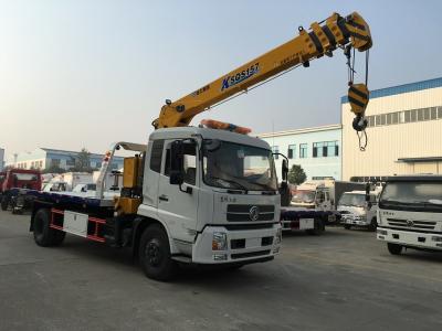 Cina Recupero di Dongfeng camion di rimorchio del demolitore da 6 tonnellate, camion di rimorchio a base piatta montato con una gru telescopica da 6,3 tonnellate in vendita