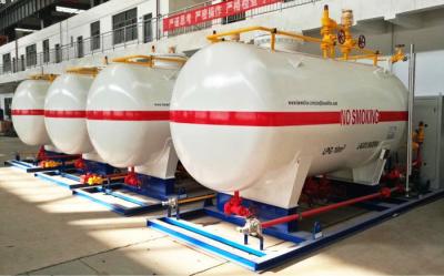 Chine 10CBM/10000 litres de LPG de cuve de stockage de gaz avec des équipements et des échelles de distributeur à vendre