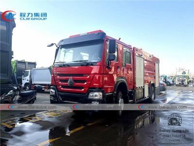 Cina Pompiere Truck del serbatoio di acqua di Sinotruk Howo 4x2 6CBM in vendita