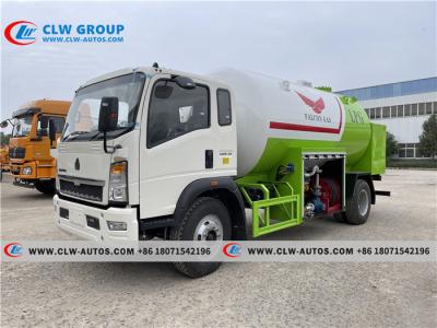 China HOWO 8tons Propane Bobtail Truck LPG Tank Truck for sale