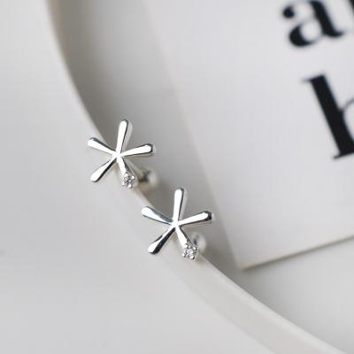 China CLASSIC New Arrivals Fashion Trendy 925 silver Jewelry Unisex Piercing little flower Zircon Lock pin earrings for sale