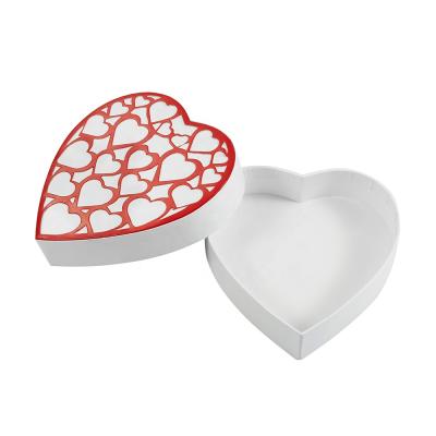 China Recyclable Luxury Fancy Rose Cardboard Empty Heart Shaped Praline Wedding Candy Chocolate Packaging Box for sale