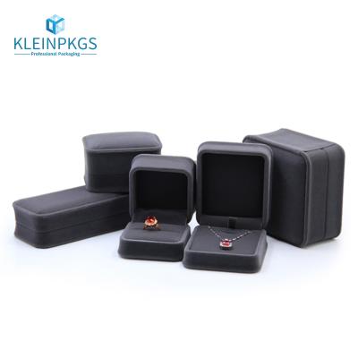 China Reused Custom Open Box Ring Cufflink Box Travel Jewelry Jewelry Packaging Logo Luxury Red Button Double Materials for sale