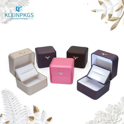 China Recycled Materials Leather Antique Jewelry Box PU Boxing Gloves Jewelry Box PU Leather for sale