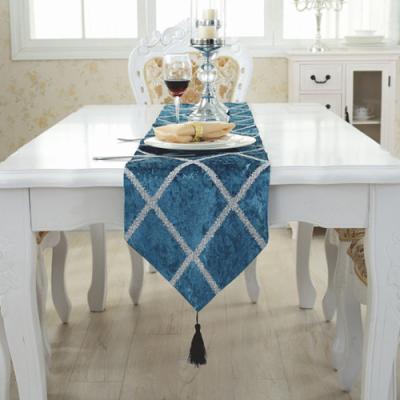 China Beautiful Decoration Fashion Modern Art Table Arrangement Dresser Sashes Flannel Table Runners Dinner Tablecloth for Party Holiday Home Decor for sale