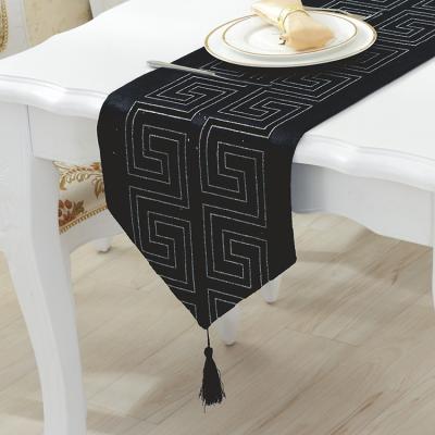 China Beautiful Decoration Luxury Embroidery Table Runner With Tassels Table Arrangement Dresser Sashes Table Cloth For Party Holiday Kitchen Home Decor for sale