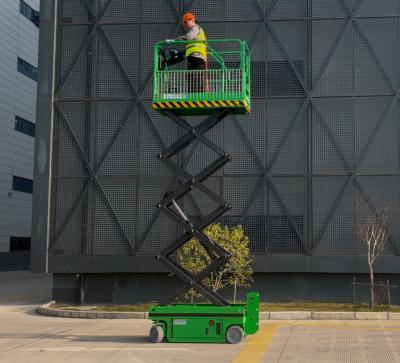 Chine Plate-forme de travail aérienne entièrement électrique certifiée CE avec une capacité de charge de 230 kg et une taille de plate-forme étroite à vendre