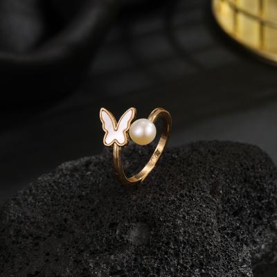 China FASHIONABLE Light Luxury Simple Style Plated 18k Gold Natural Freshwater Pearl Ring Butterfly White Ladies Rings for sale