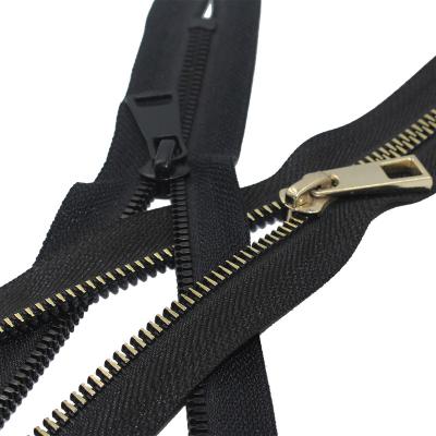 China Customized Auto Lock Zipper NO.5 Triangle Teeth Closed / Open Resin Zipper Plastic Waterproof Zipper for sale