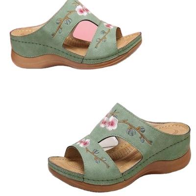 China Fashion trend summer beach wedge sandals women new European and American women's sandals casual style for sale